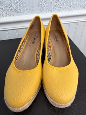 Life Stride Bright Yellow Espadrilles New Size 10